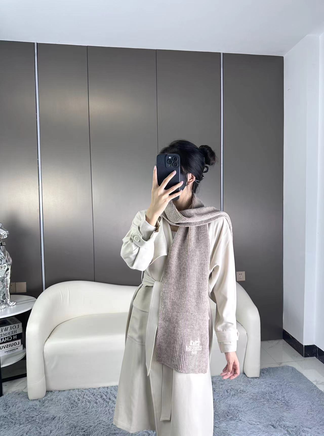 NO:177527,The latest model of the hottest Hermes official website, the latest knitted scarf for men and women, couples cashmere knitted material, is the best at understanding men's taste!  Simple and luxurious, no matter how you match it, you won’t make any mistakes. This one is really the favorite of every man!  100 likes on the upper body. You can buy one of each color. Small size is best for tasteful men, and it won’t be exaggerated!  Soft and skin-friendly, no neck tying specifications 25X170cm high-version scarf, high-version scarf, hermes19860909爆款上新爱马仕官网最新款男女针织围巾情侣款羊绒针织材质最懂男士的品味！简单奢华,无论怎么搭配都不会出错,这款真的是每个男士的最爱！上身100个赞 每个色都可入手一条,小规格的尺寸最适合有品味的男士,不会浮夸！柔软亲肤,不扎脖规格25X170cm高版本围巾,高版本围巾,hermes,scarf