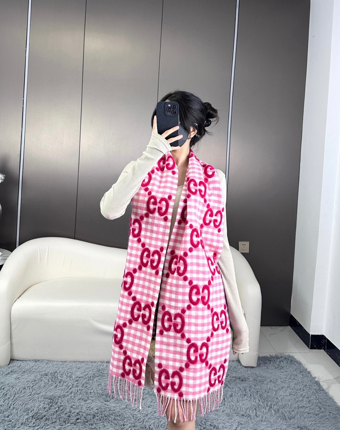 新色到💃💃Gucci新款围巾【双G提花羊绒长巾】满满的少女感！喜欢格纹的姐妹们别错过，纯纯的好东西~配色