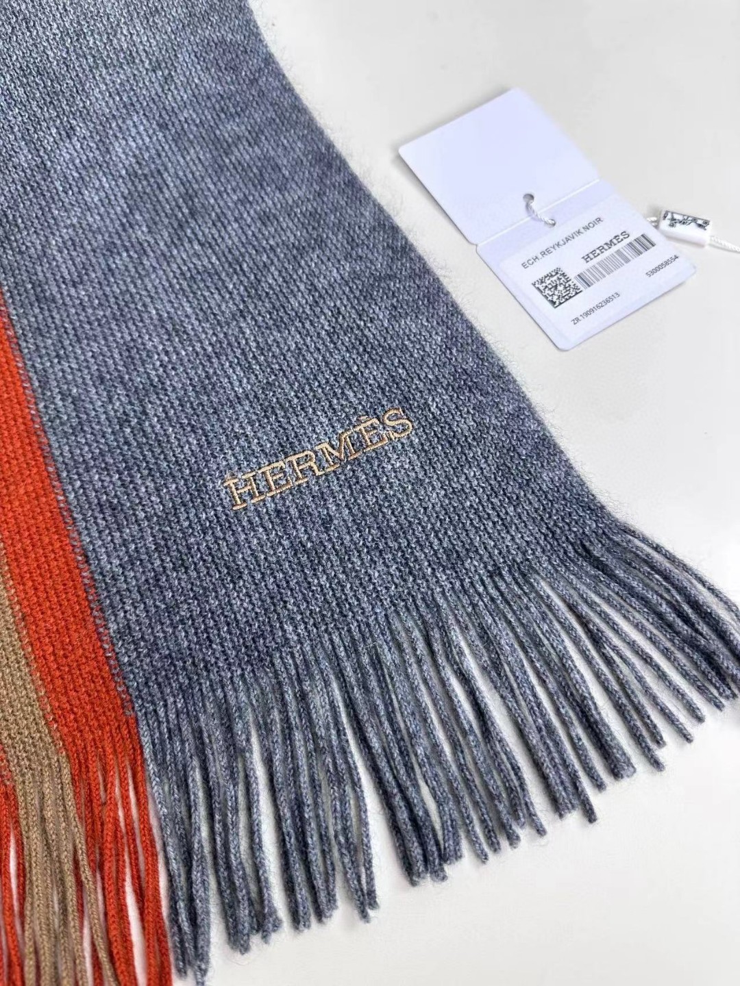 上新！🌹男女同款，百分百纯羊绒 Hermes（爱马仕）同步专柜，高端羊绒针织围巾！】可正式，可随意，非常