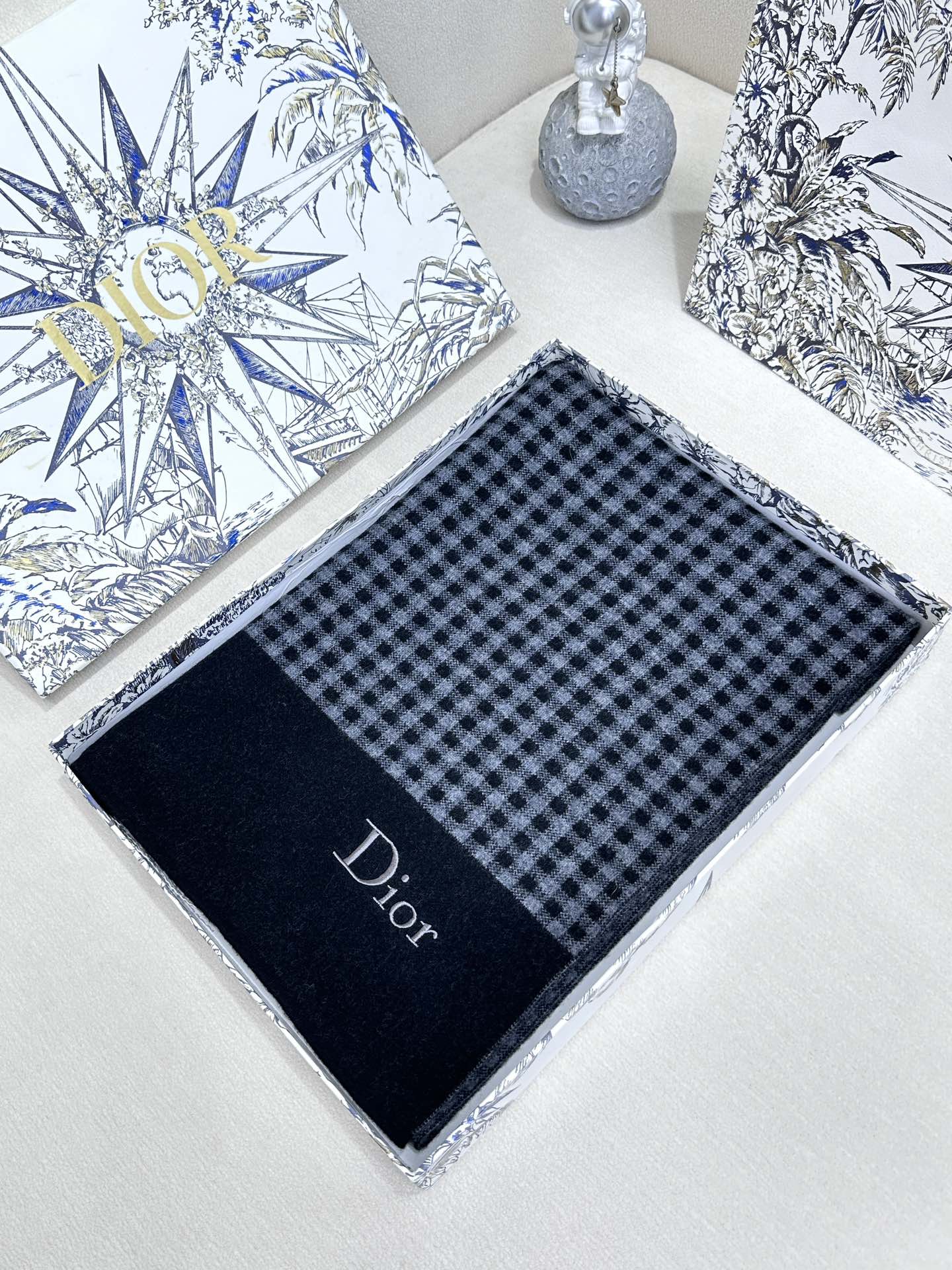 迪奥爆款上新 升级版本！非常柔软亲肤！高端男女士围巾👍【经典千鸟格】独家牛货🐂 具有超高羊绒品质才会被此