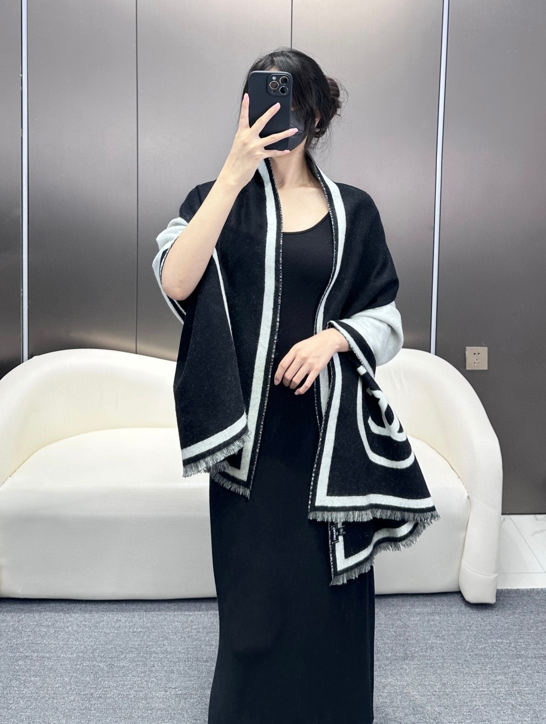 Good Quality Replica
 Chanel Scarf Shawl Black White Cashmere Wool Winter Collection