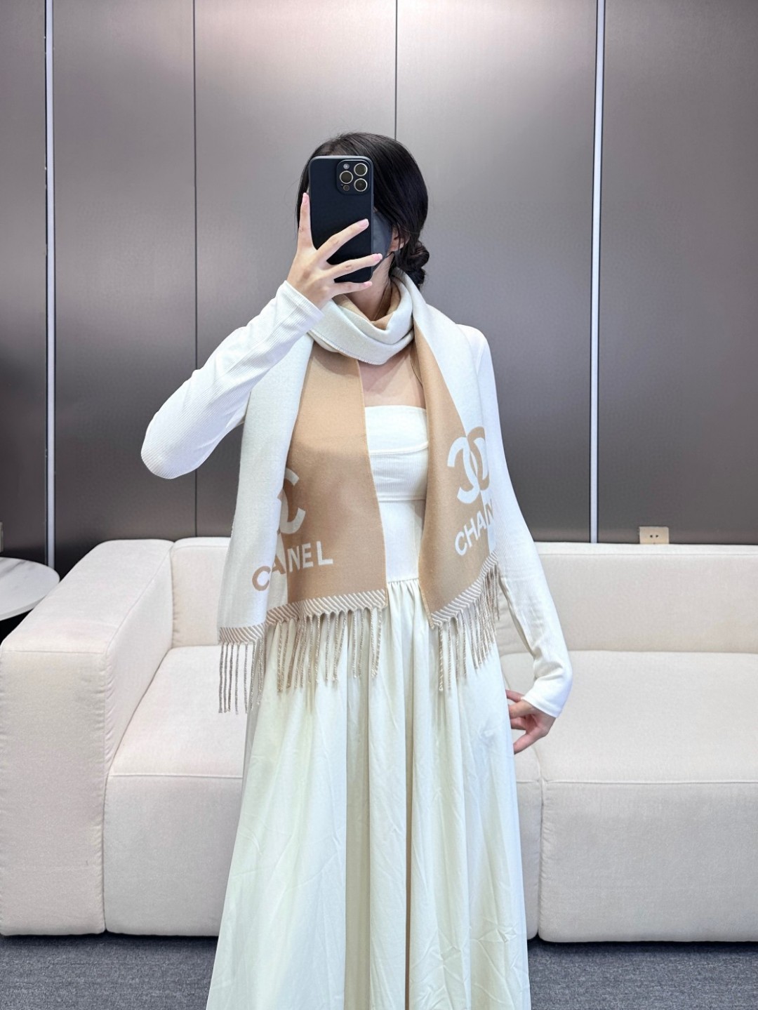 𝐂𝐇𝐀𝐍𝐄𝐋新《双面拼色提花》裸粉色Size：184x34cm (不含流苏)目测是大爆款！双面异色提花 