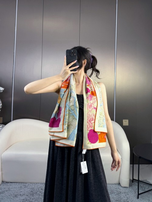 Cashmere Silk Square Scarf, Nature-Inspired Design, 140cm - Luxurious Feel 1 Cashmere Silk Square Scarf, Nature-Inspired Design, 140cm - Luxurious Feel