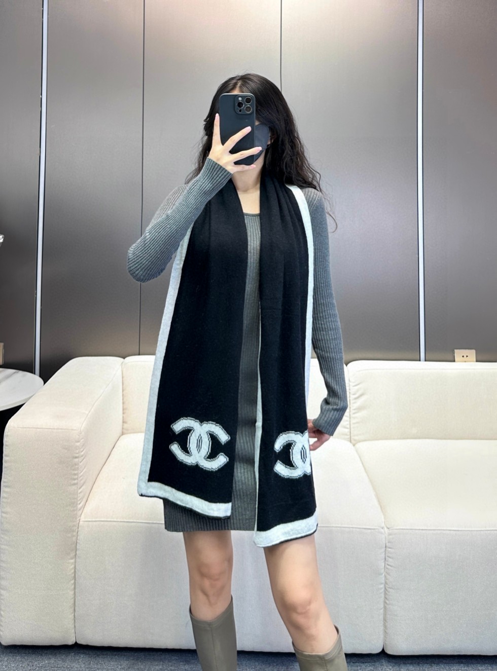 Elegant Chanel Wool Scarf - Knit Design, Fall/Winter Collection
