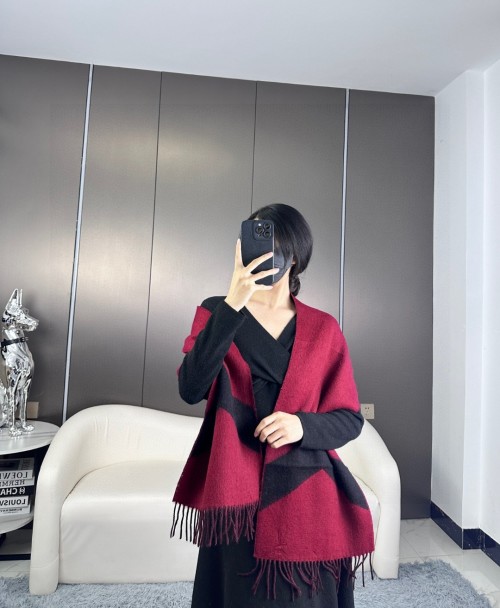 Hermès Lange Zachte Wollen Sjaal - Tweekleurig, 30 x 190 cm - Unisex 1 Hermès Lange Zachte Wollen Sjaal - Tweekleurig, 30 x 190 cm - Unisex