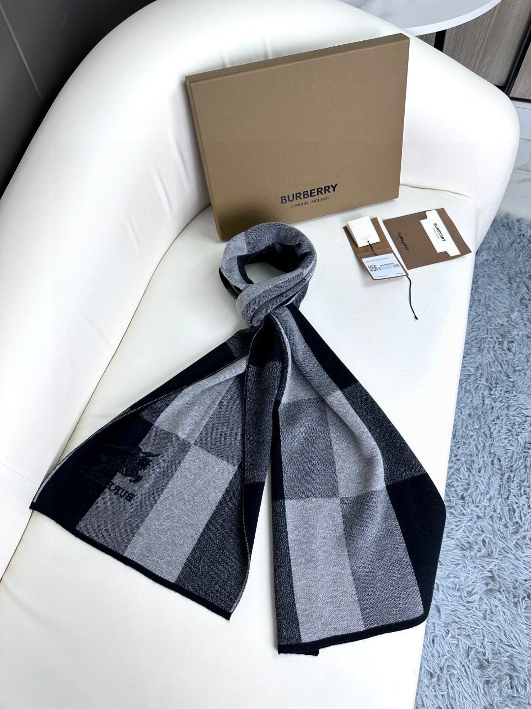 Burberry Men's Classic Check Cashmere Scarf - Luxury & Comfort 6 a1733583727875 6167