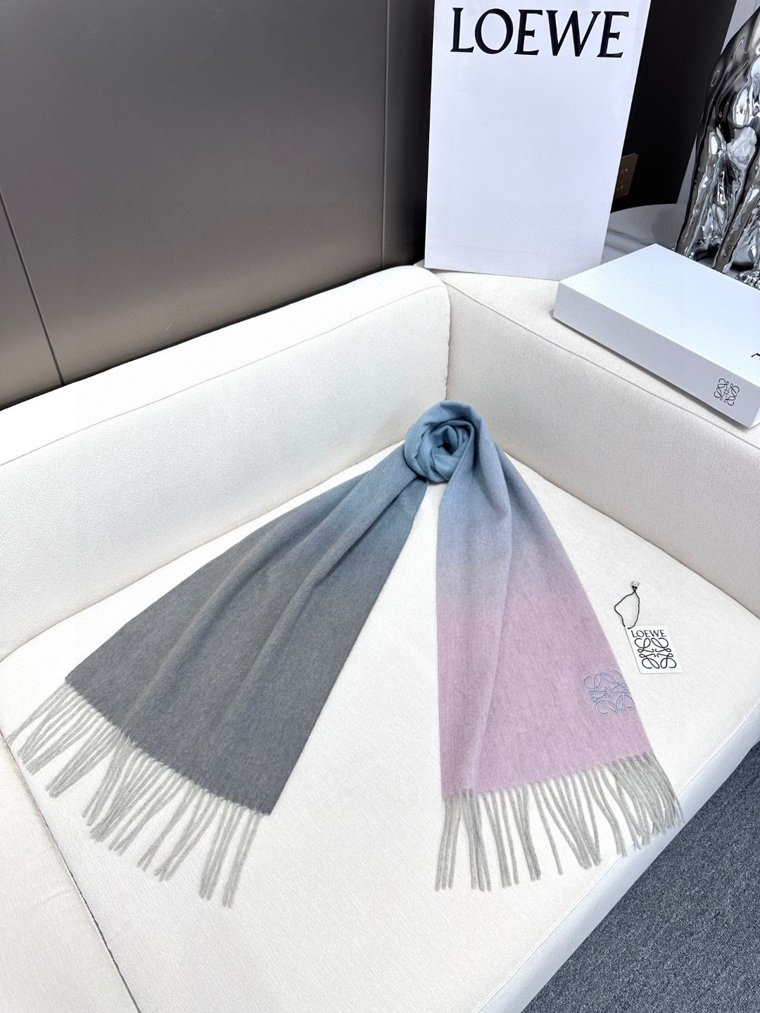 Loewe Gradient Cashmere Scarf, Unisex, Double-Sided, 210 x 36 cm 6 a1733584021984 4861