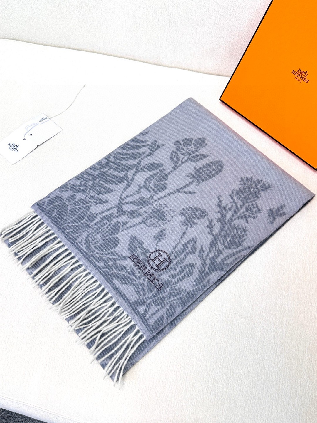 Elegant Wool Scarf - Unisex Classic Design, Soft and Warm, 30 x 180 cm 4 a1733670204341 2560