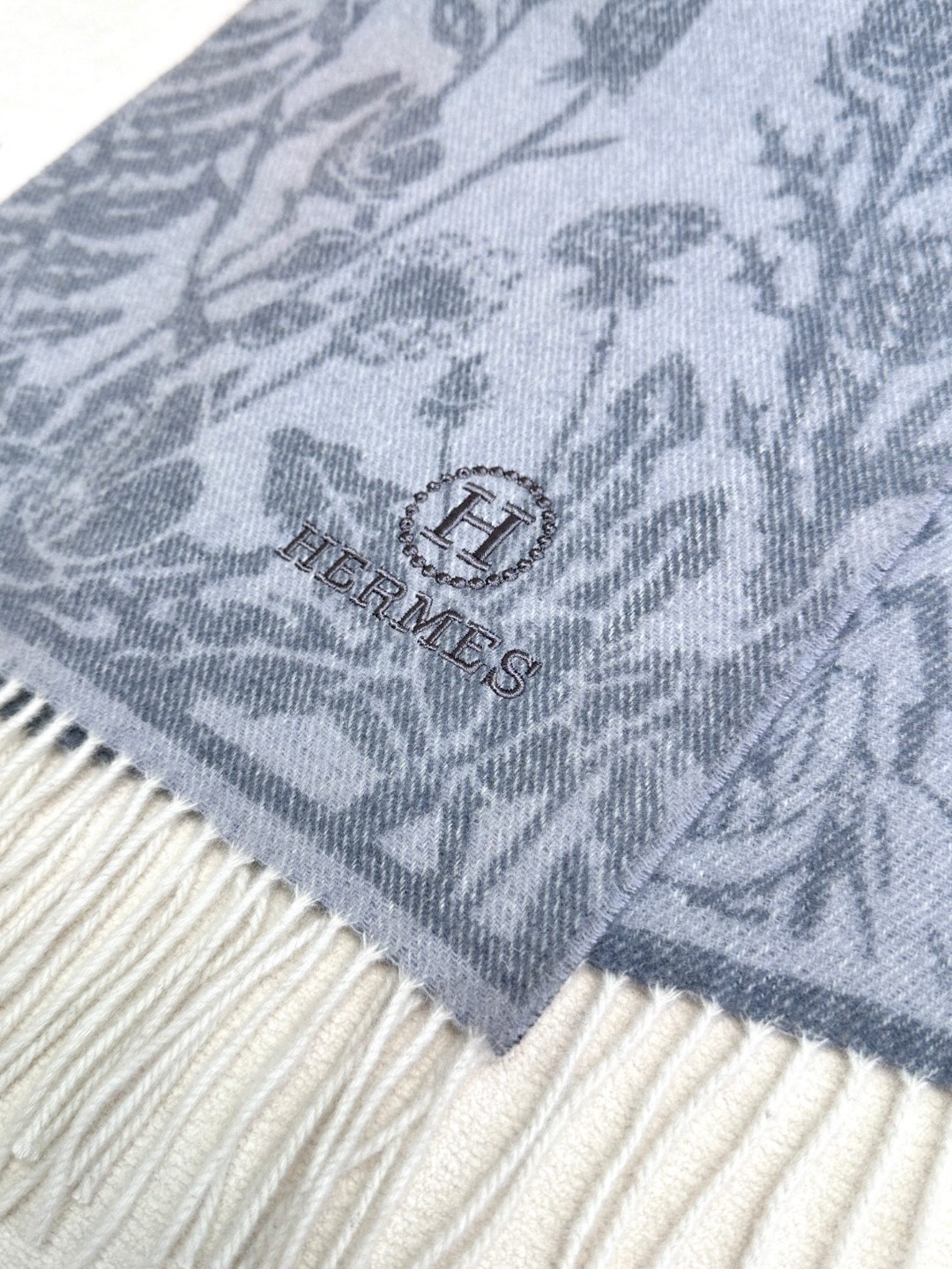 Elegant Wool Scarf - Unisex Classic Design, Soft and Warm, 30 x 180 cm 8 a1733670206030 0572