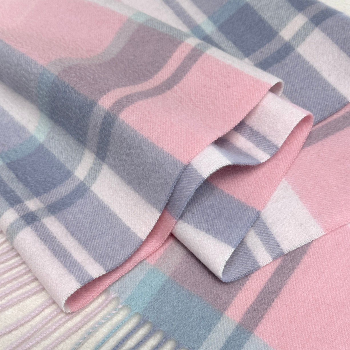 新款到！百分之百山羊绒！2025年罗意微难得的高端女款，非常正的女士围巾~面料大爱，非常柔软细腻舒服‼大