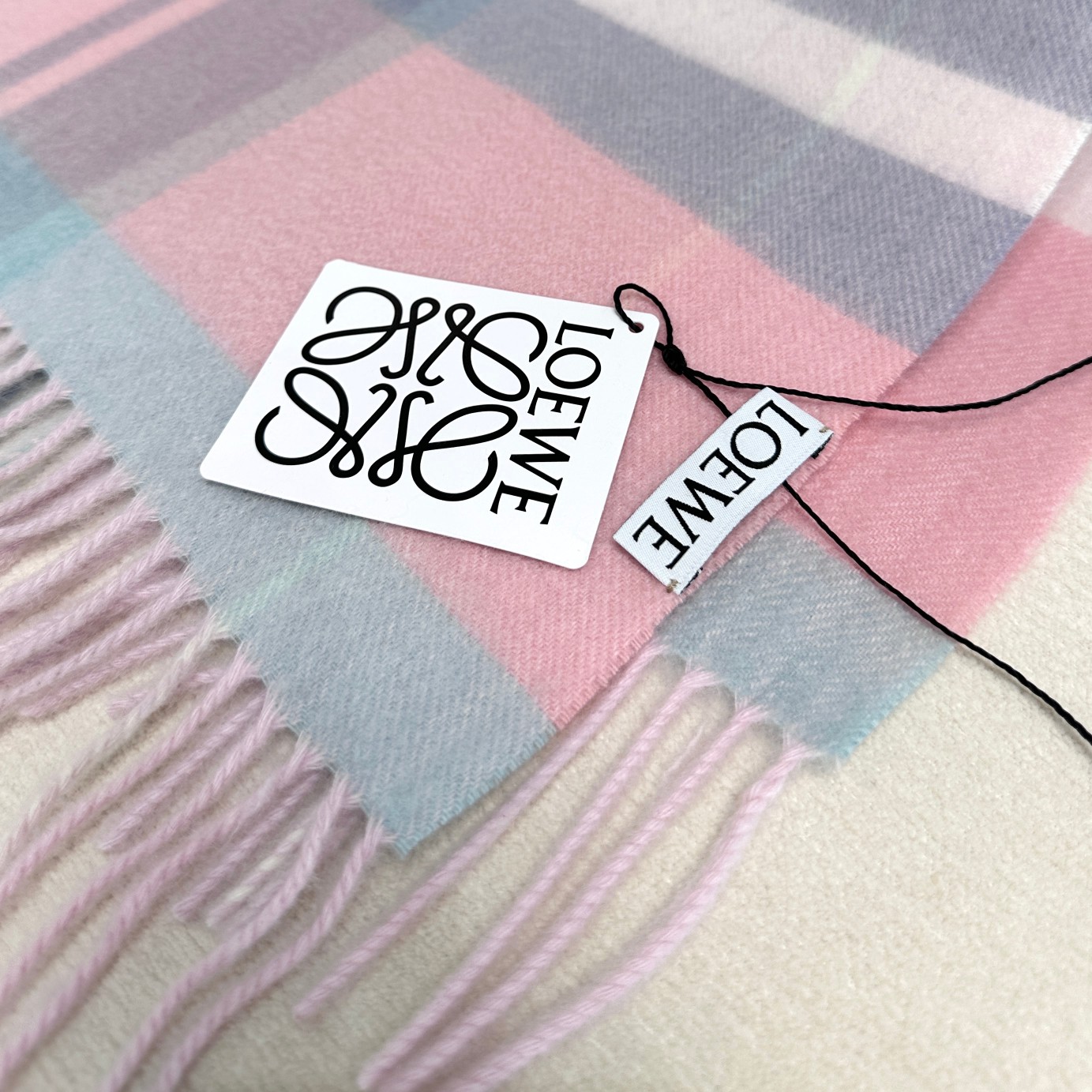 新款到！百分之百山羊绒！2025年罗意微难得的高端女款，非常正的女士围巾~面料大爱，非常柔软细腻舒服‼大