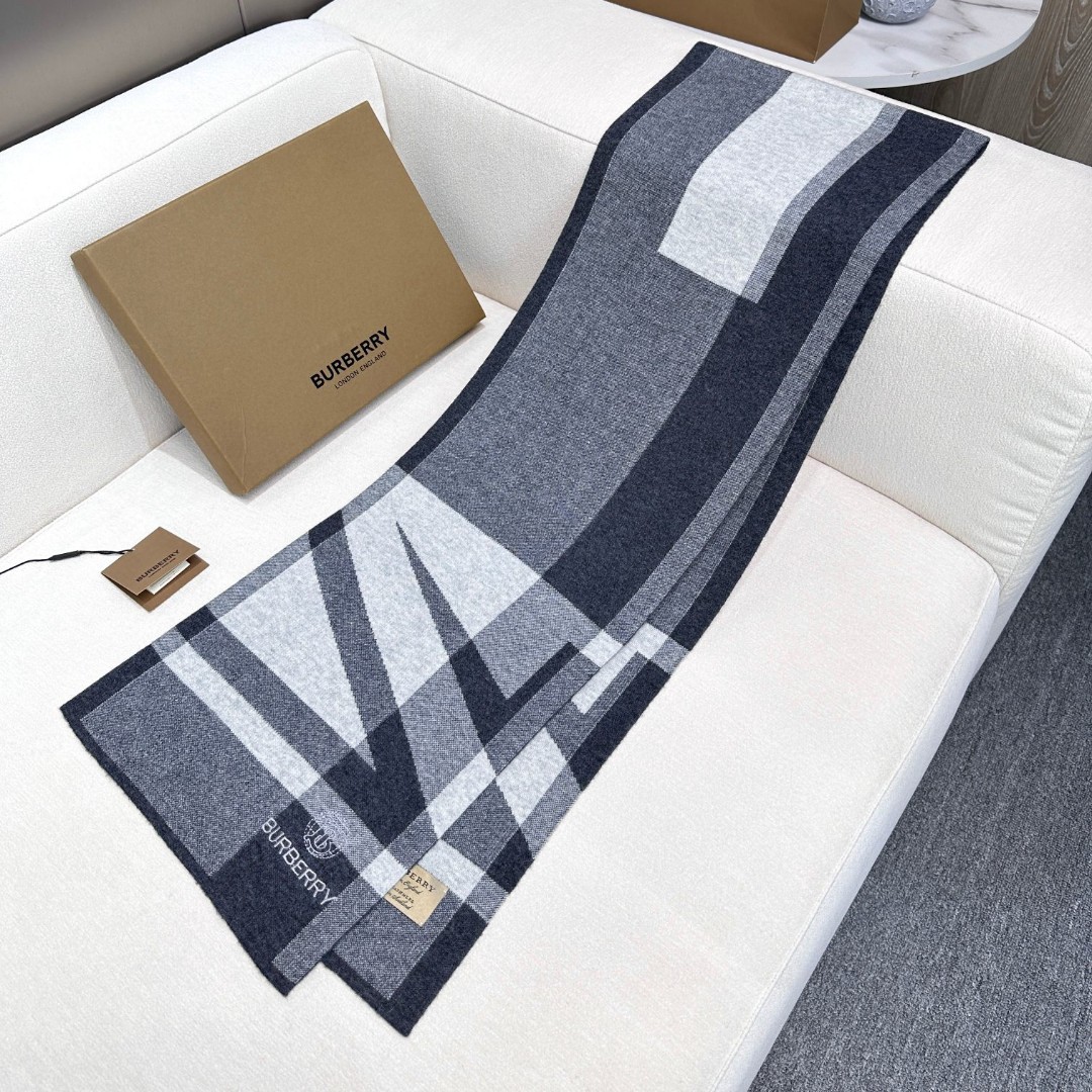 Burberry爆款上新 升级版本！非常柔软亲肤！高端男女士围巾👍【经典格纹地球标志】独家牛货🐂 具有超