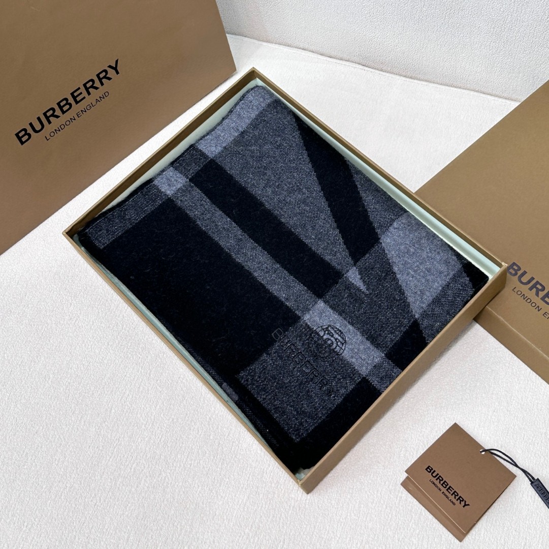 Burberry爆款上新 升级版本！非常柔软亲肤！高端男女士围巾👍【经典格纹地球标志】独家牛货🐂 具有超