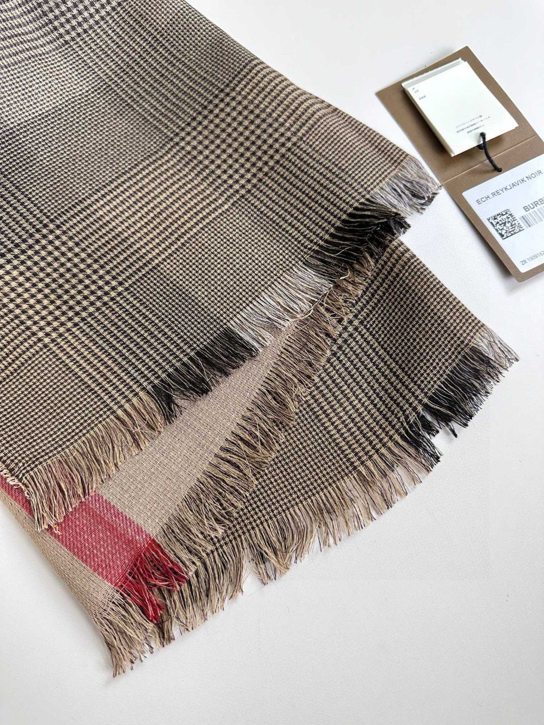 𝐁𝐮𝐫𝐛𝐞𝐫𝐫𝐲 千鸟格双面披肩 ·100%羊绒 70*200cm 大羊绒披肩 双面一面经典格子、一面新