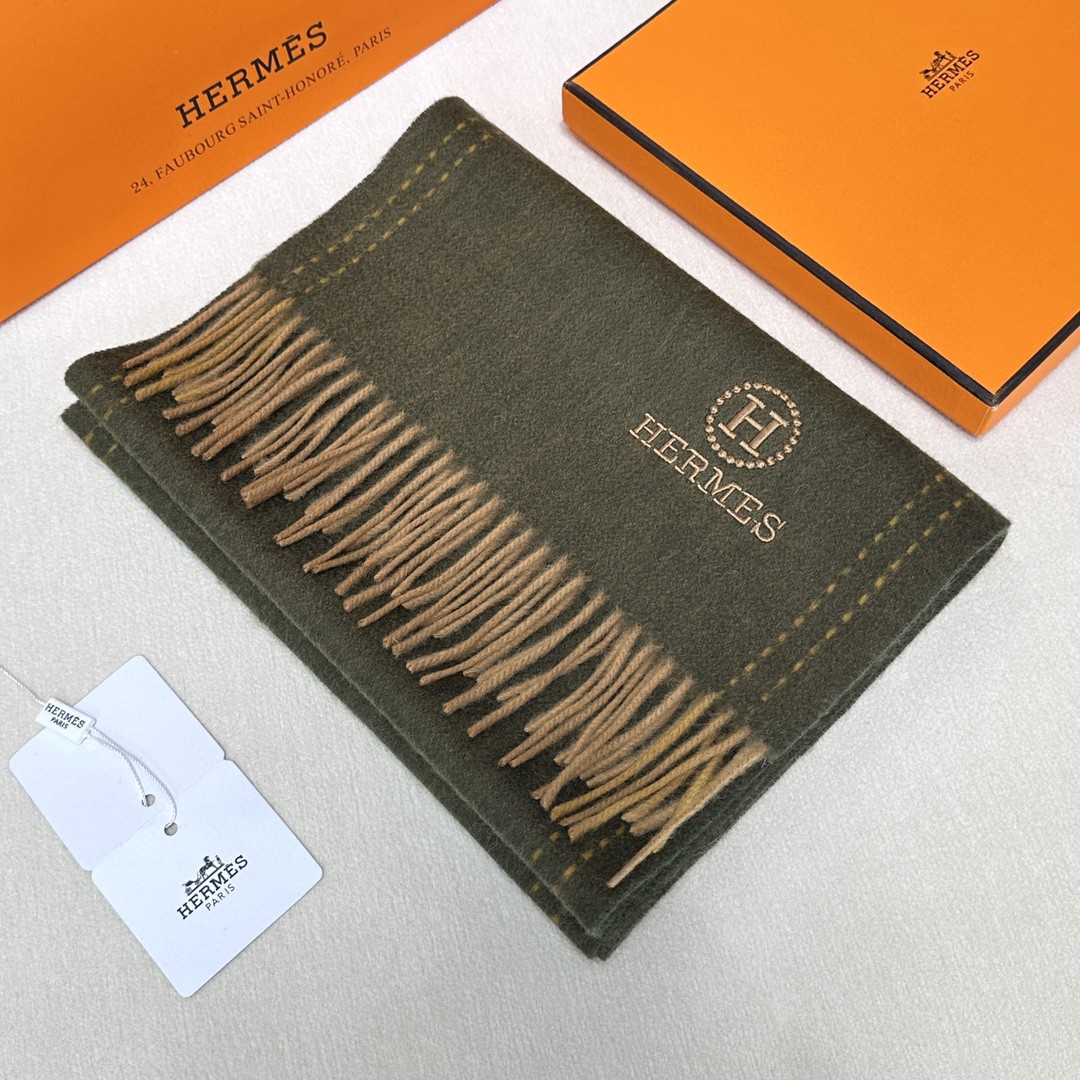 ️ HERMES🧣爱马仕2024巴黎时装展商务男士女士通用双面羊绒披肩🔥代工厂臻选上乘的超细羊绒纤维 进