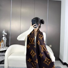 🆕 爆款上新 !2026年最新情侣款👍👍LV 独家牛货🐂 奢华尽在尺寸之间,高端品质‼️具有超高羊绒品质才会被此品 🆕 爆款上新 !2026年最新情侣款👍👍LV 独家牛货🐂 奢华尽在尺寸之间,高端品质‼️具有超高羊绒品质才会被此品