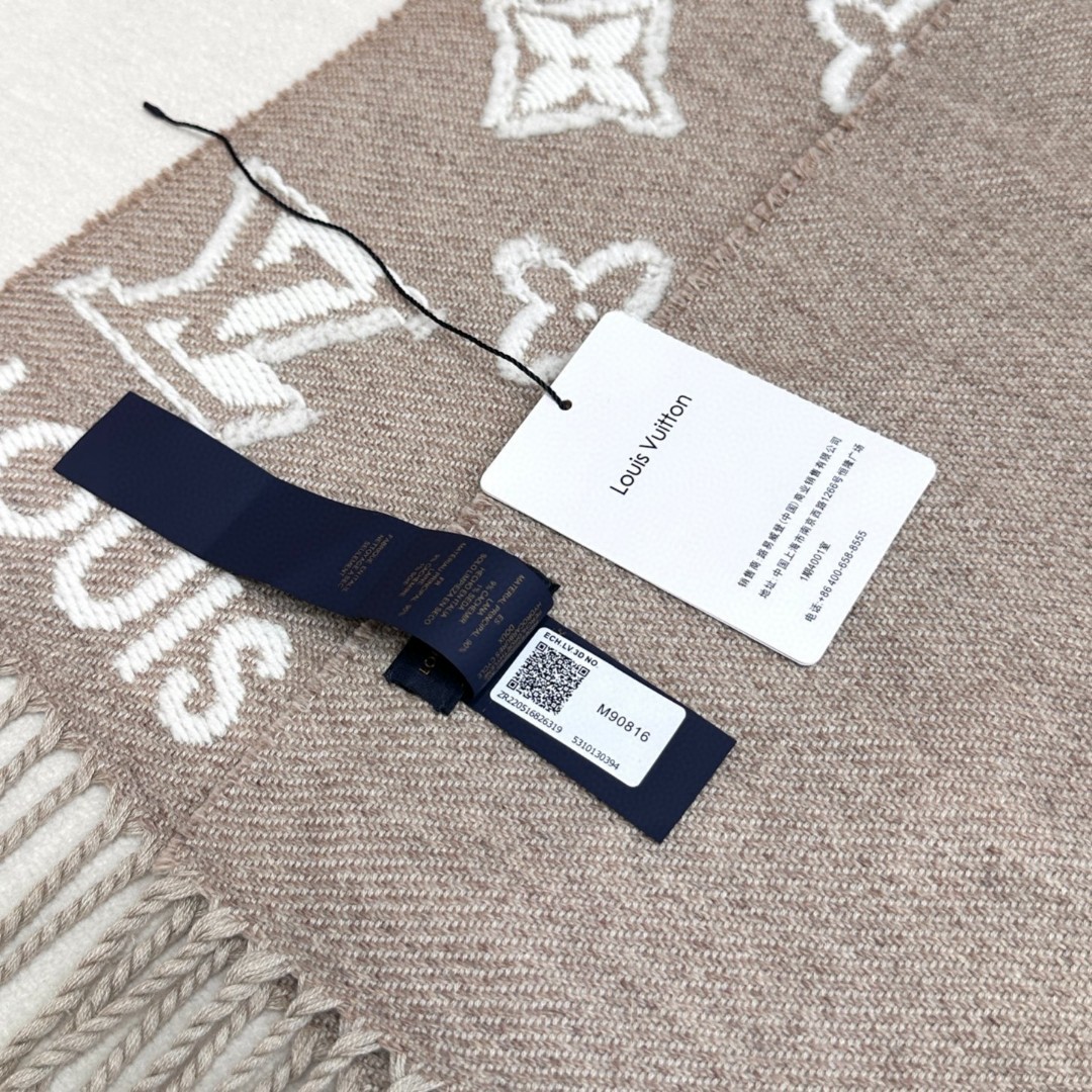 2025年最新爆款到啦！有正品打样！百分之99还原正品！LV 3D 围巾为柔软毛绒混纺织入 Monogr