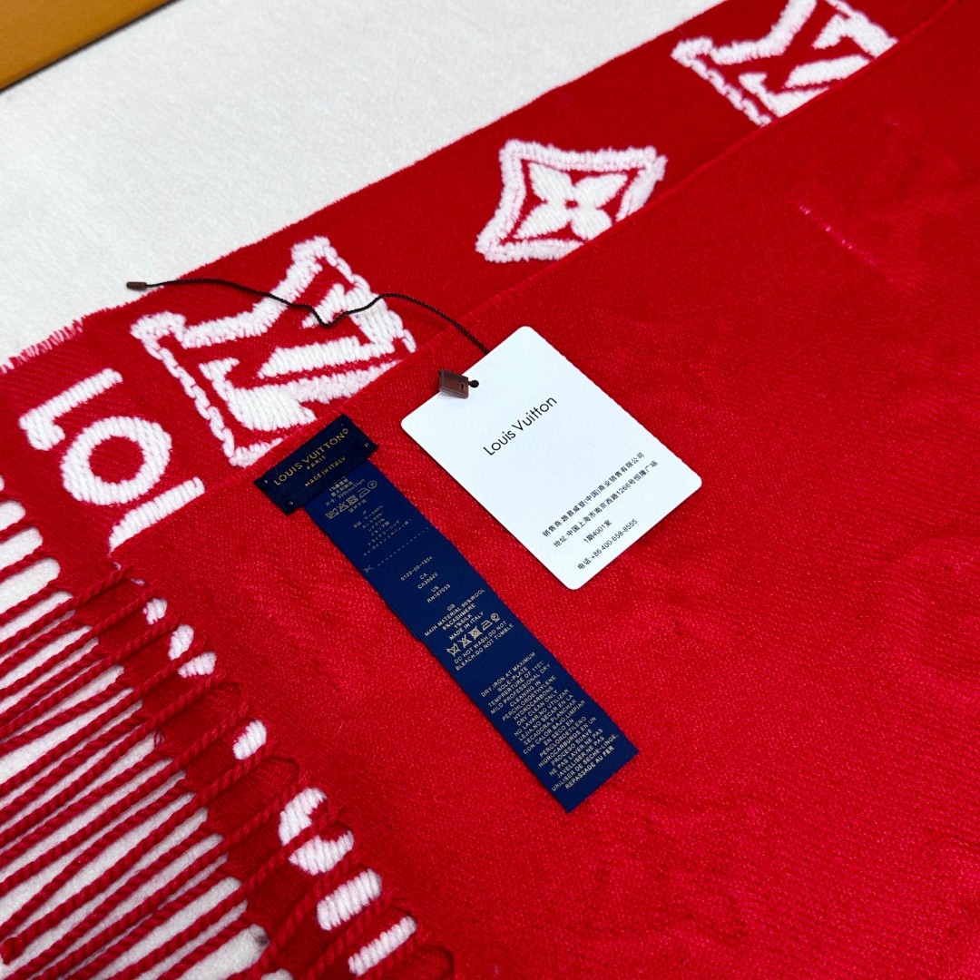 2025年最新爆款到啦！有正品打样！百分之99还原正品！LV 3D 围巾为柔软毛绒混纺织入 Monogr