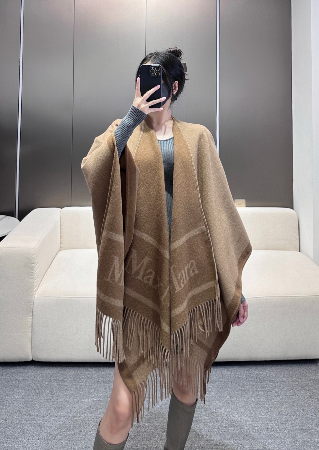 𝐌𝐚𝐱 𝐦𝐚𝐫𝐚 双面斗篷‼️原单品质牛货,气质的没有争议‼️本年度最in的走秀斗篷🤙🏻百搭的无敌的那种