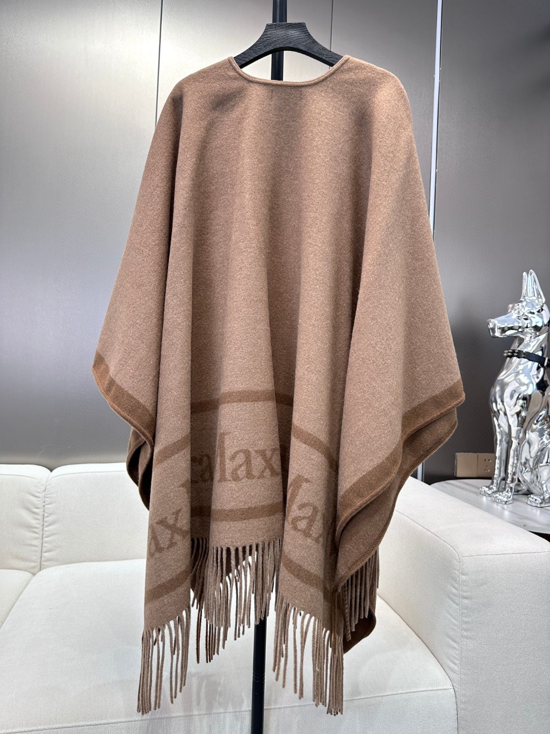 𝐌𝐚𝐱 𝐦𝐚𝐫𝐚 双面斗篷‼️原单品质牛货,气质的没有争议‼️本年度最in的走秀斗篷🤙🏻百搭的无敌的那种