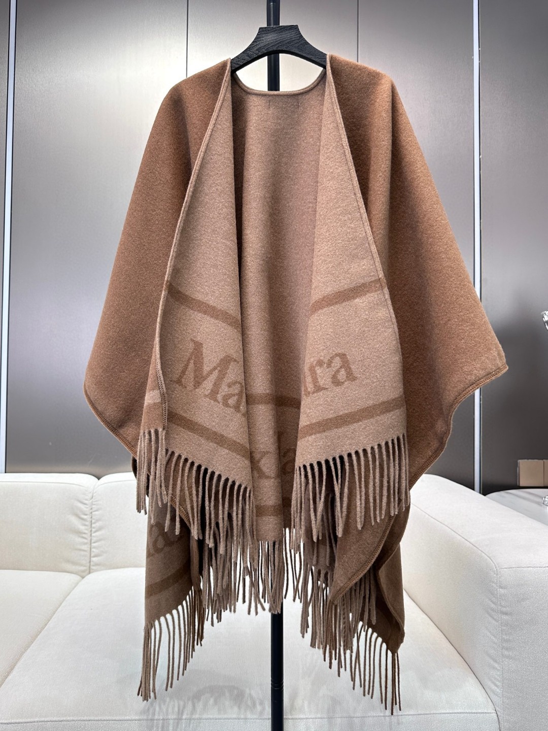 𝐌𝐚𝐱 𝐦𝐚𝐫𝐚 双面斗篷‼️原单品质牛货,气质的没有争议‼️本年度最in的走秀斗篷🤙🏻百搭的无敌的那种