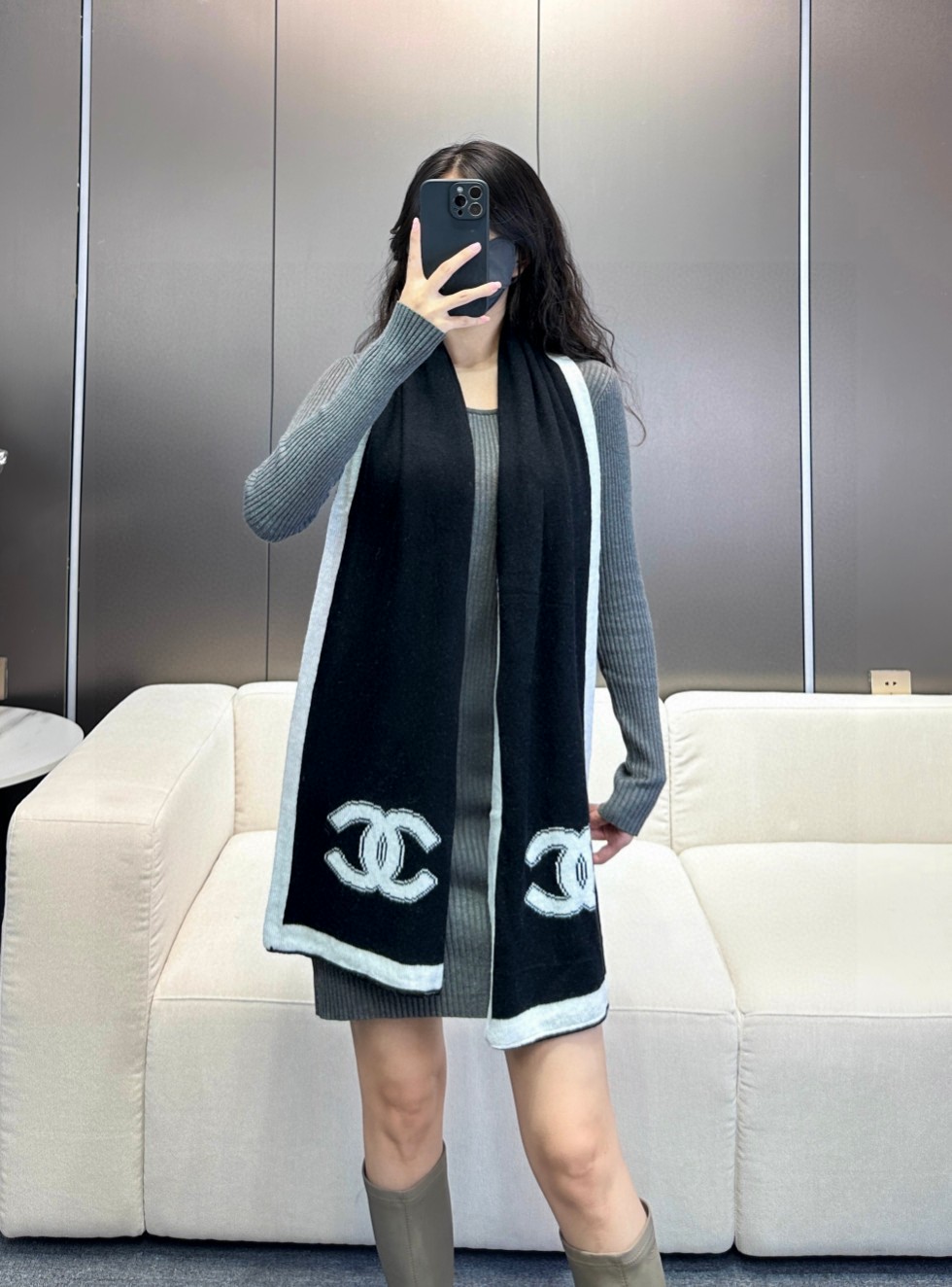  香奈儿玫瑰玫瑰爆款上👍👍2024年最新秋冬新款！ 独家牛货🐂 高端品质针织拼接围巾‼️这种精品是市场上