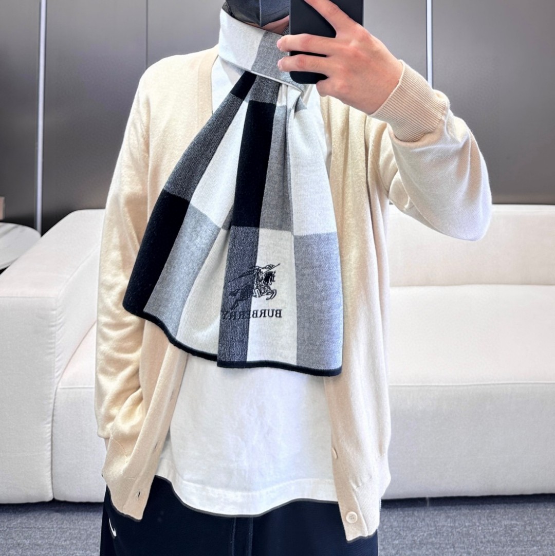 特价 Burberry爆款上新 高端男士围巾👍【经典战马格纹】独家牛货🐂  具有超高羊绒品质才会被此品牌