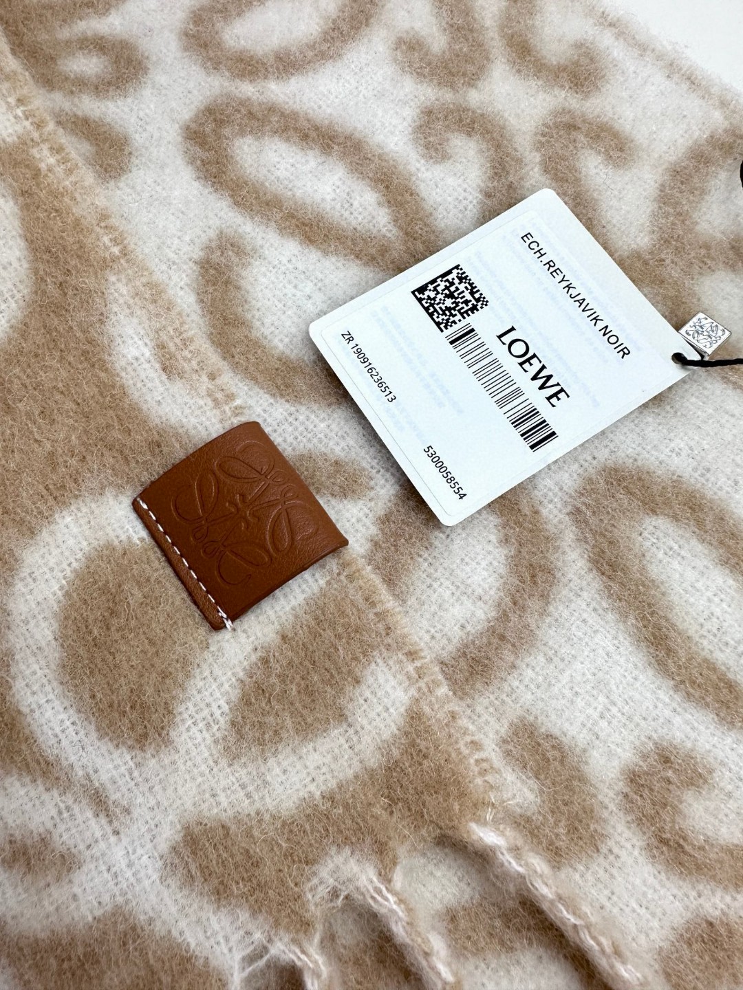 特价 对版高品质到货！上新！2023年爆款到货！Loewe罗意威新品羊毛马海毛围巾❗️ 初秋女孩老钱风超