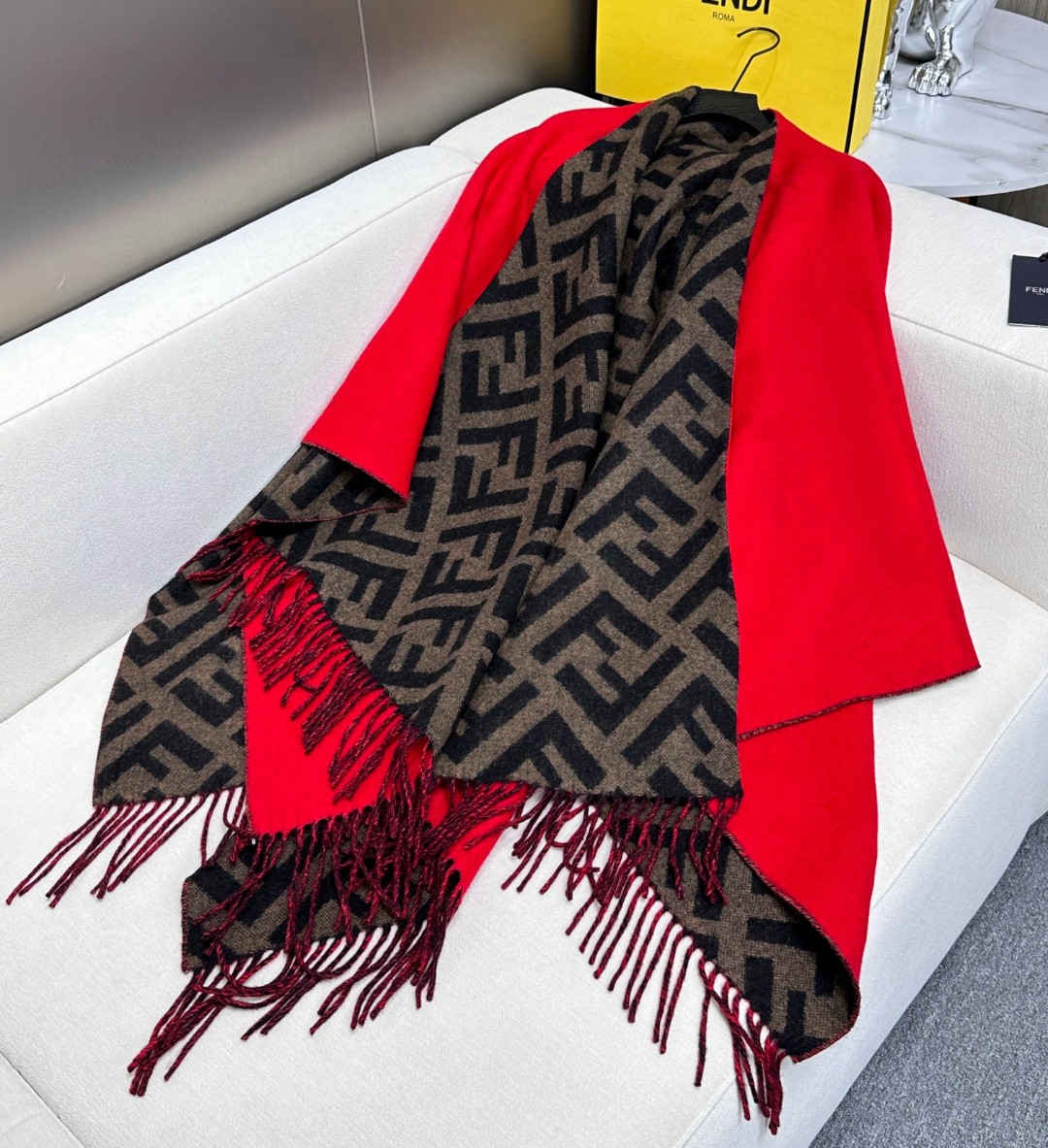 Luxurious Fendi FF Double-Faced Cape: Stylish, Heavy, and Exclusive! - 图片 7