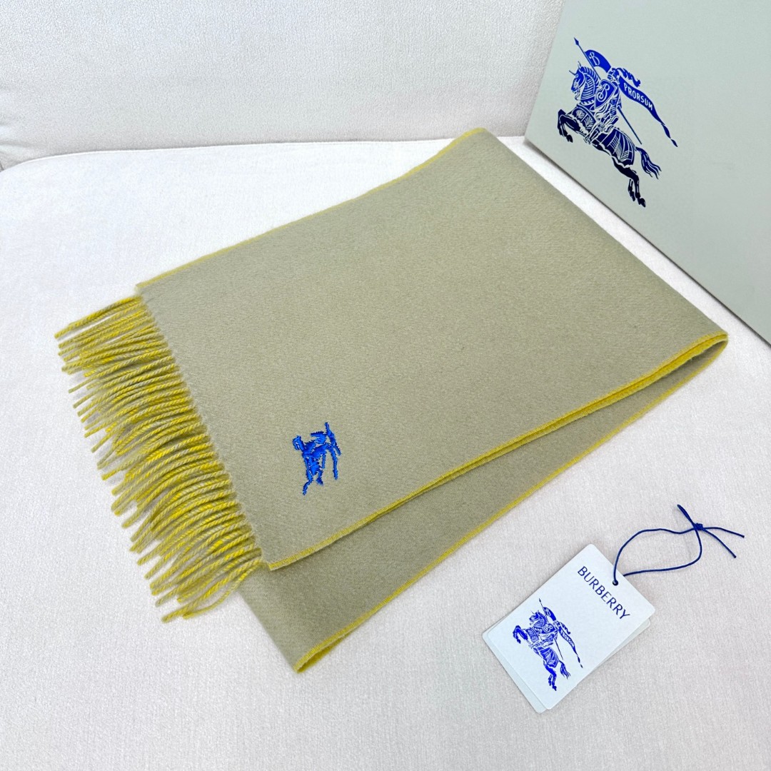 🆕𝐁𝐔𝐑𝐁𝐄𝐑𝐑𝐘 • 【双面素色刺绣长巾】官网同步上新❗️Size：168x30cm 100%绵羊毛慵