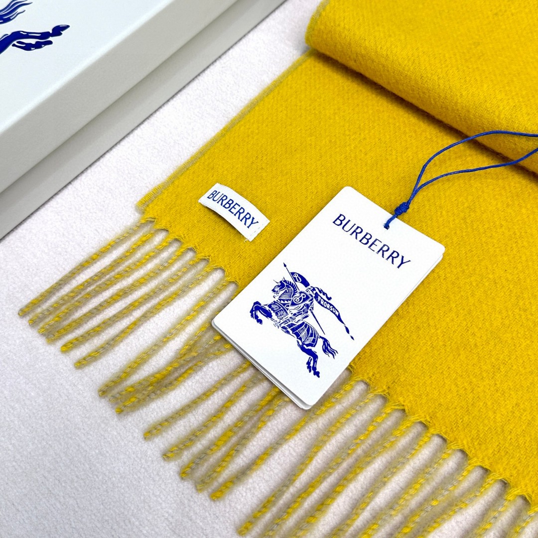 🆕𝐁𝐔𝐑𝐁𝐄𝐑𝐑𝐘 • 【双面素色刺绣长巾】官网同步上新❗️Size：168x30cm 100%绵羊毛慵