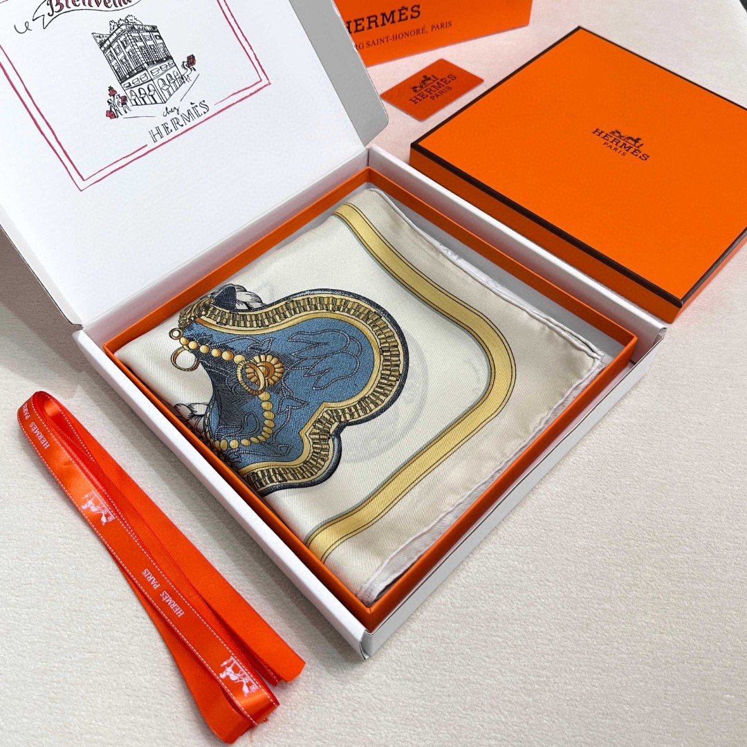  Hermes VIP限定款～～
超级好看的配色
米金色系一直以来都是高贵的感觉
搭配爱马仕经典图案系列