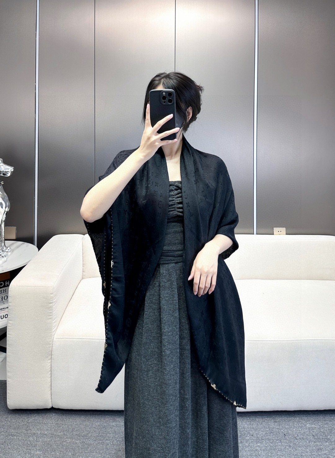 【▪️最牛版🐮❗️精致重磅!!!细节感真心牛!】LV专柜限量金属老花饰扣,纯手工金线卷边披肩!!这个卷