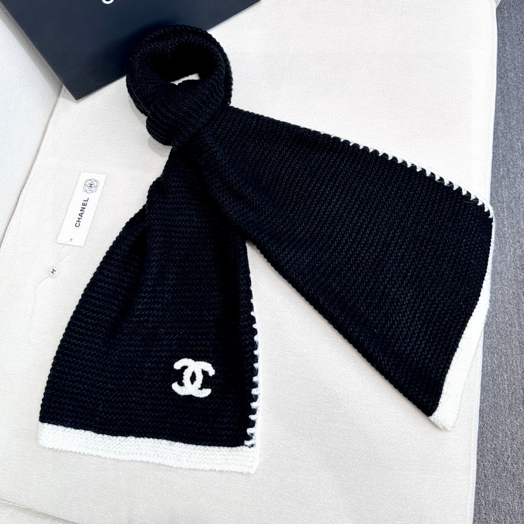 香奈专柜新款【小香】💖💖美翻了 ，御用殿堂级极品‼️新款专柜在售 进口纯羊绒时尚绣花针织毛线围巾披肩❗美