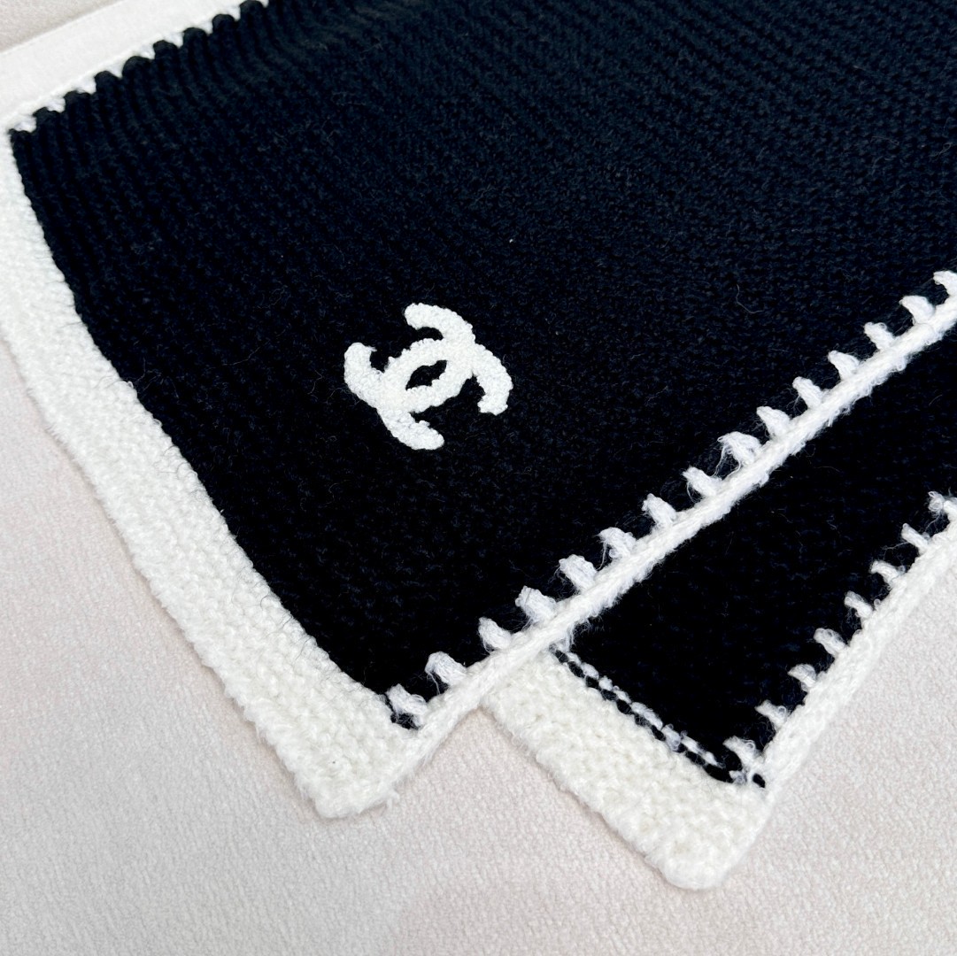 香奈专柜新款【小香】💖💖美翻了 ，御用殿堂级极品‼️新款专柜在售 进口纯羊绒时尚绣花针织毛线围巾披肩❗美