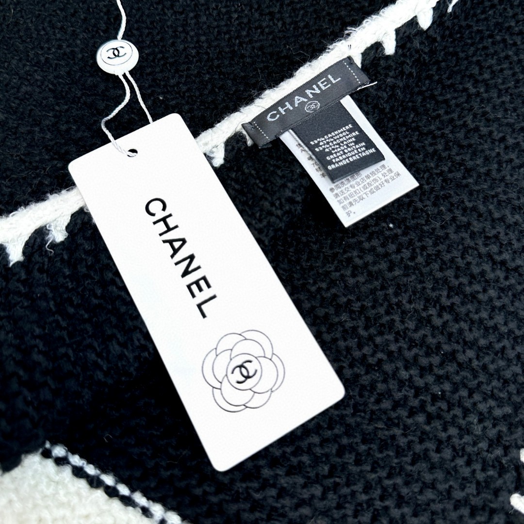 香奈专柜新款【小香】💖💖美翻了 ，御用殿堂级极品‼️新款专柜在售 进口纯羊绒时尚绣花针织毛线围巾披肩❗美