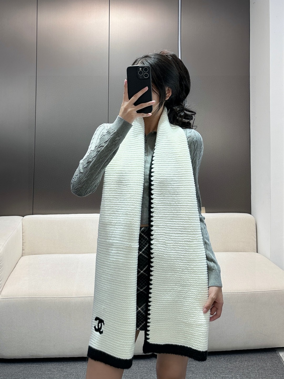 香奈专柜新款【小香】💖💖美翻了 ，御用殿堂级极品‼️新款专柜在售 进口纯羊绒时尚绣花针织毛线围巾披肩❗美