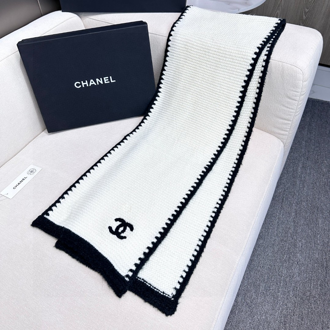 香奈专柜新款【小香】💖💖美翻了 ，御用殿堂级极品‼️新款专柜在售 进口纯羊绒时尚绣花针织毛线围巾披肩❗美