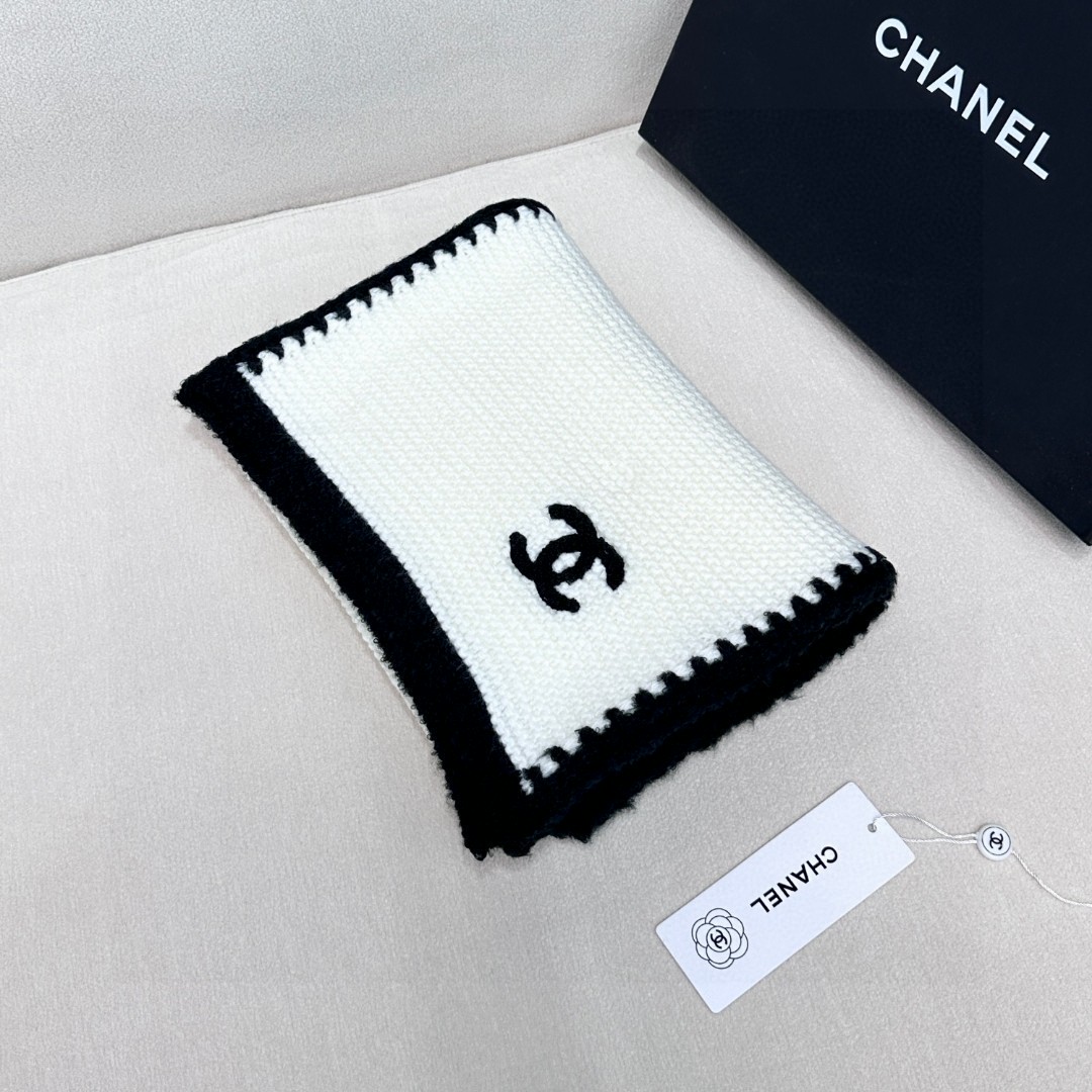 香奈专柜新款【小香】💖💖美翻了 ，御用殿堂级极品‼️新款专柜在售 进口纯羊绒时尚绣花针织毛线围巾披肩❗美