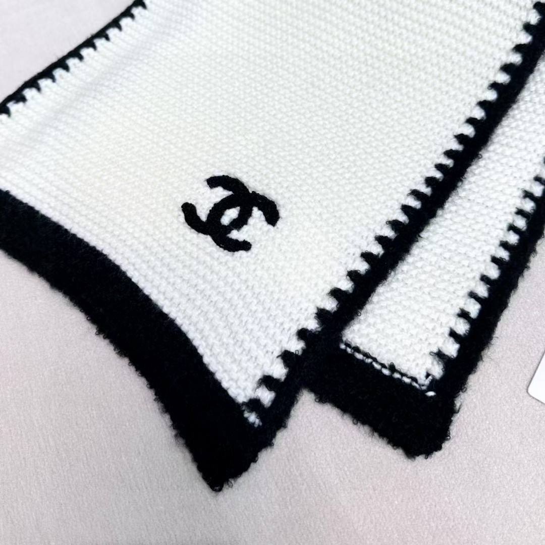 香奈专柜新款【小香】💖💖美翻了 ，御用殿堂级极品‼️新款专柜在售 进口纯羊绒时尚绣花针织毛线围巾披肩❗美