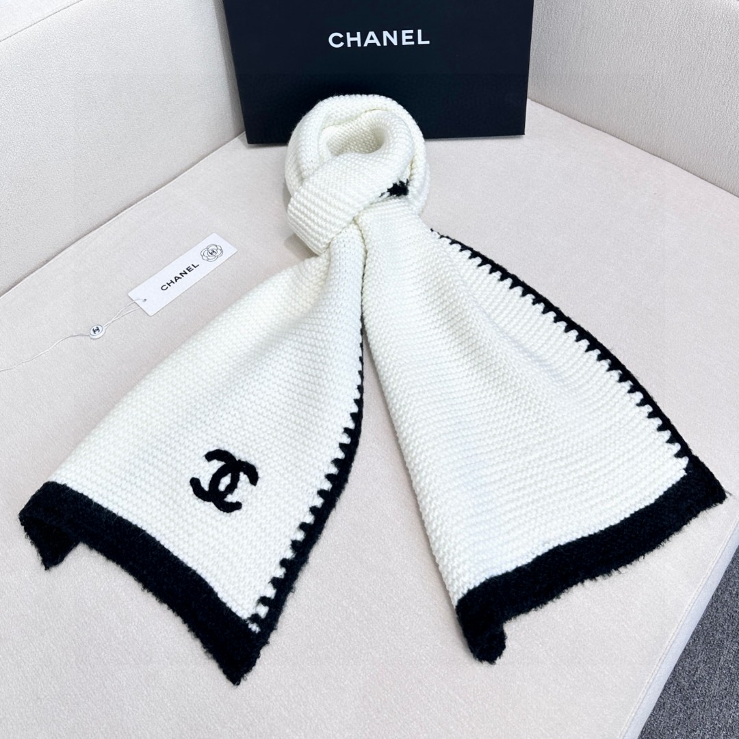 香奈专柜新款【小香】💖💖美翻了 ，御用殿堂级极品‼️新款专柜在售 进口纯羊绒时尚绣花针织毛线围巾披肩❗美