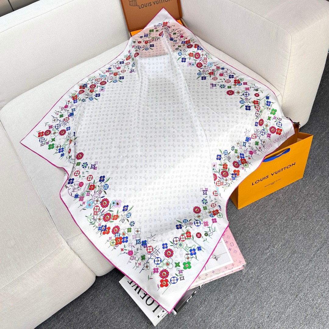 16姆米单面  18姆米单面195   𝐋𝐨𝐮𝐢𝐬 𝐕𝐮𝐢𝐭𝐭𝐨𝐧 • 𝟐𝟓ꫛꫀꪝ
Size：90x90