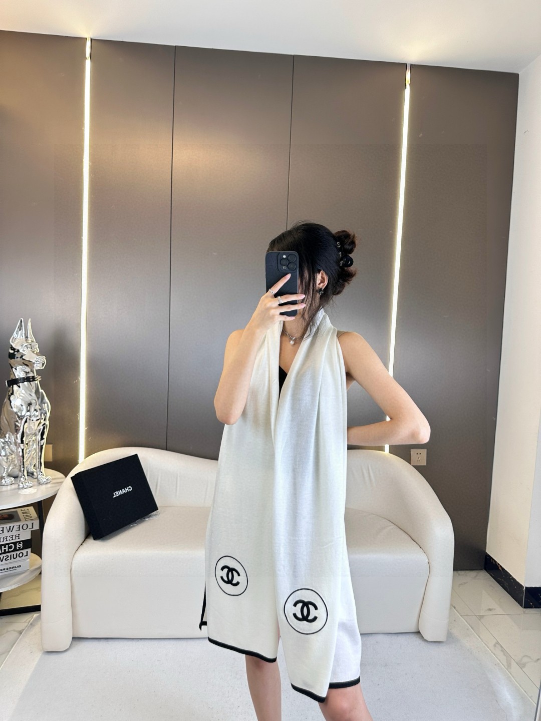   Chanel 小香薄款丝绒长巾（吴昕 、古力娜扎同款）衣橱必收纳款✦这款如同绿水鬼般在专柜不加价是买