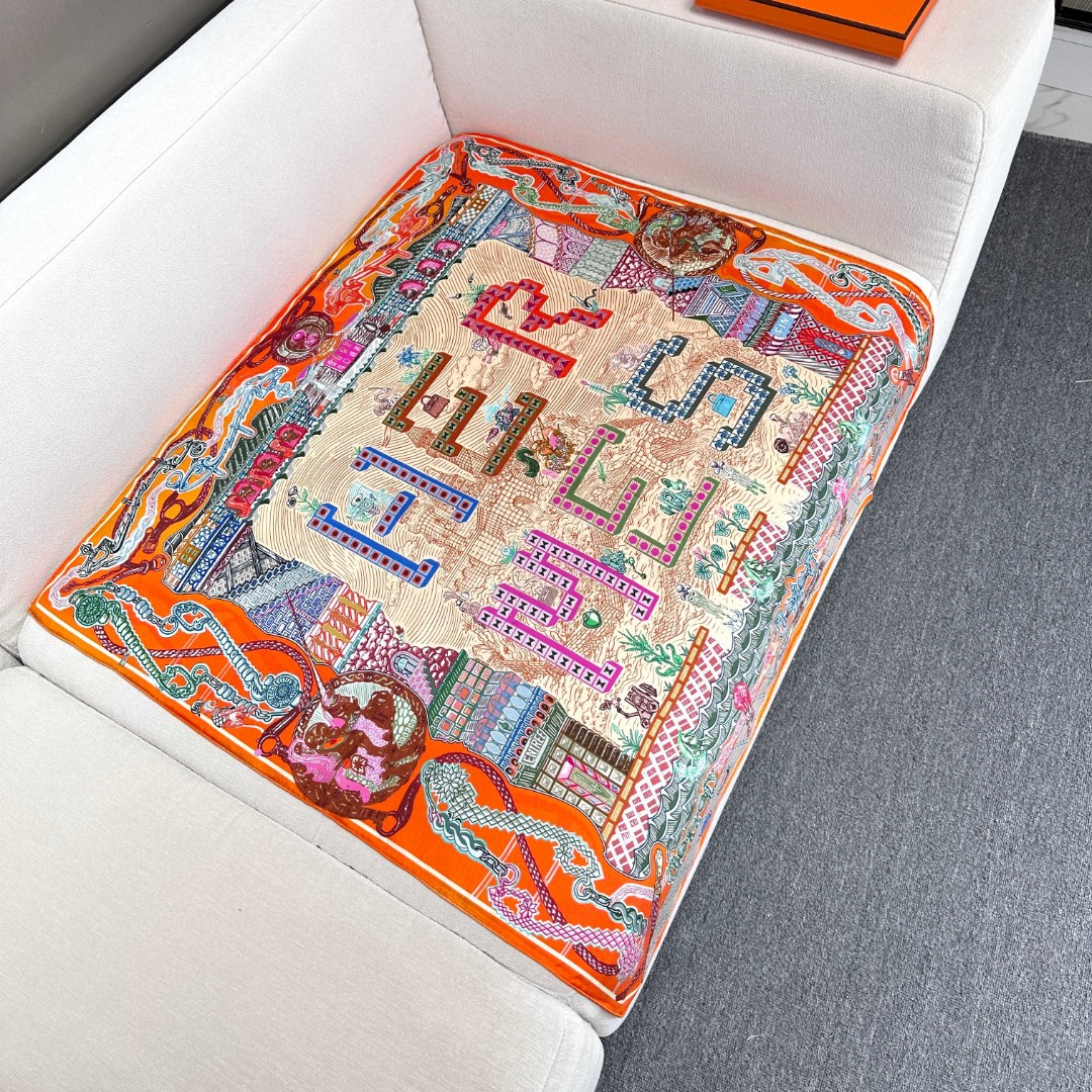 。丝巾大探险”90厘米方巾-Hermes～
手工卷边斜纹真丝方巾（100%桑蚕丝）。
这款爱马仕点睛配饰