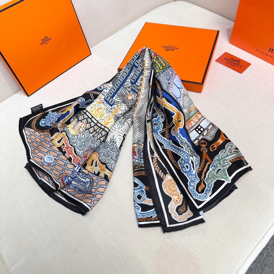 。丝巾大探险”90厘米方巾-Hermes～
手工卷边斜纹真丝方巾（100%桑蚕丝）。
这款爱马仕点睛配饰