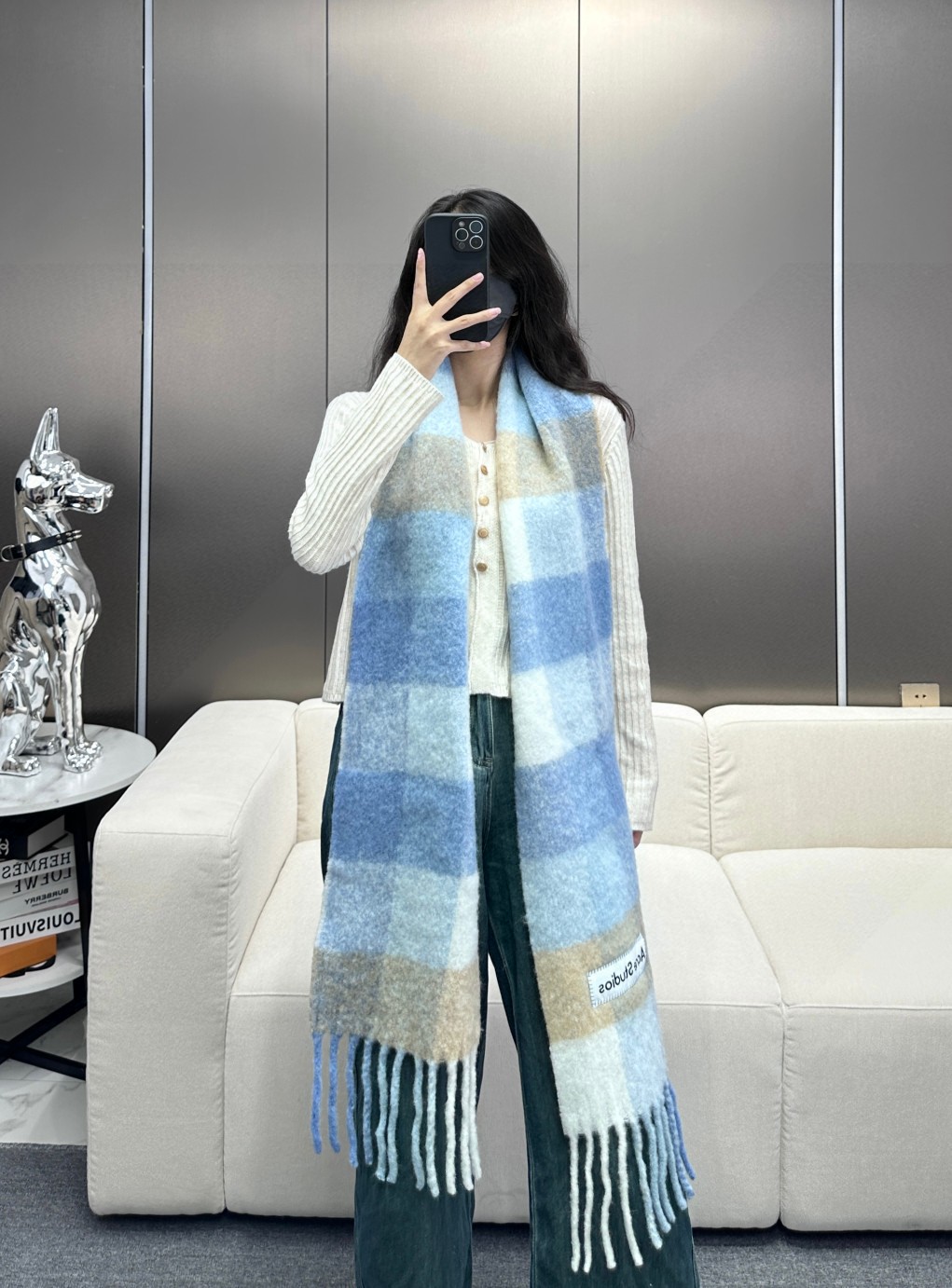 
2024年爆款到货！✔️原厂原单，ACNE新款羊驼毛➕马海毛彩虹围巾，斯德哥尔摩的温暖色彩！第一眼便爱