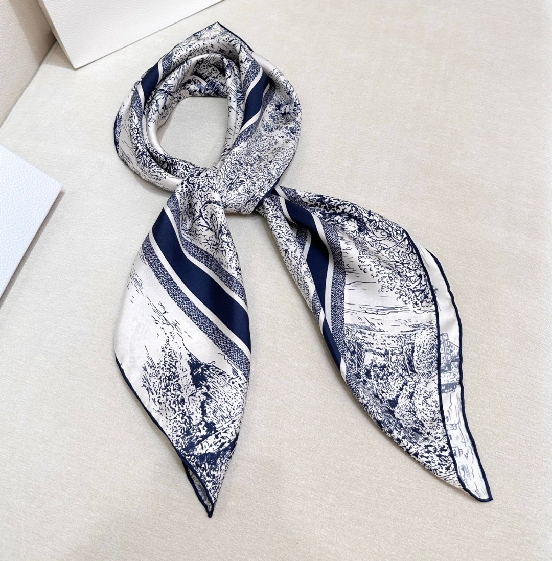 
𝐃𝐈𝐎𝐑 𝟐𝟓早春新款《苏格兰茹伊丝巾》
Size：90x90cm 100%真丝斜纹绸 16mm原单克