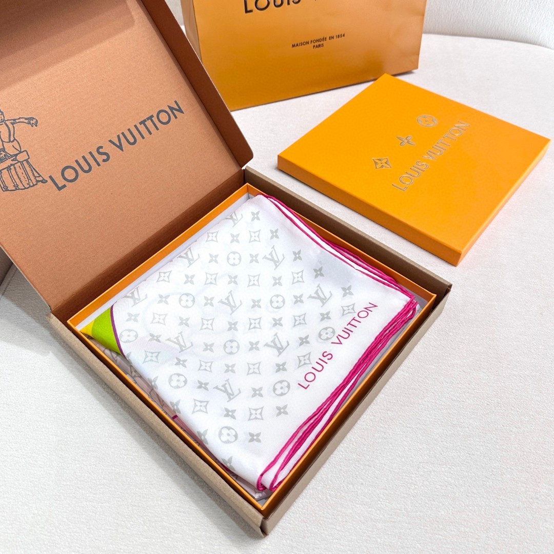 LV x TM SUPERFLAT 90 方巾
【18mm顶级真丝双面同色丝巾
LV x TM Mo