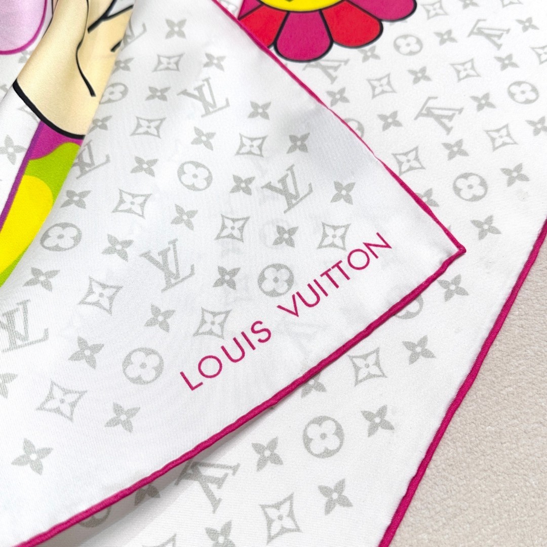 LV x TM SUPERFLAT 90 方巾
【18mm顶级真丝双面同色丝巾
LV x TM Mo
