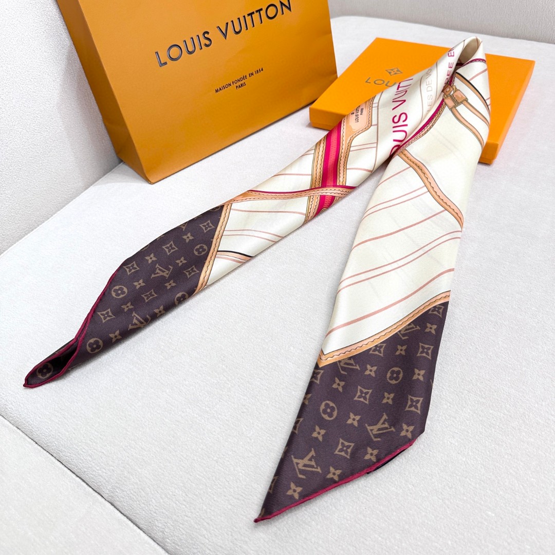   Louis Vuitton 90 方巾
面料为最顶级18姆米桑蚕丝 手感柔软丝滑 绝对独一无二❗双面